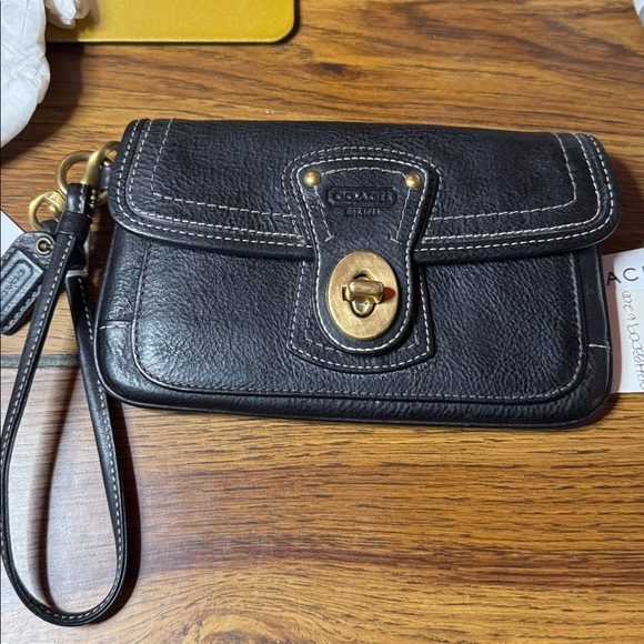 Coach Legacy Turnlock Black Leather Wristlet - Picture 4 of 5